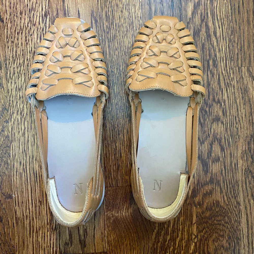 Nisolo Leather Huarache Flat Sandal Almond Like New